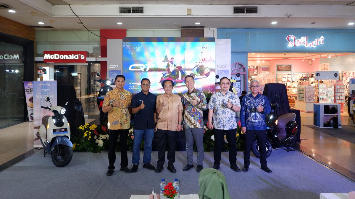 Hadir di Surabaya, Ini Perbedaan eMotor QT dan QT Pro