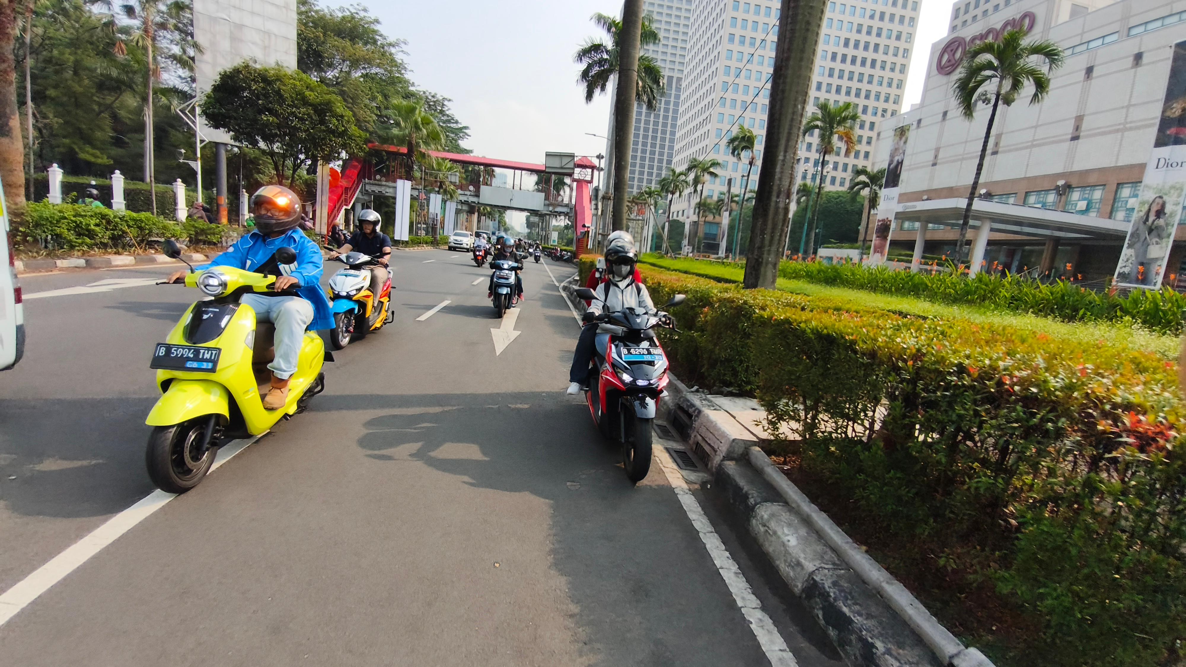Cara Merawat Baterai Motor Listrik agar Awet dan Aman, Cegah Risiko Sejak Dini
