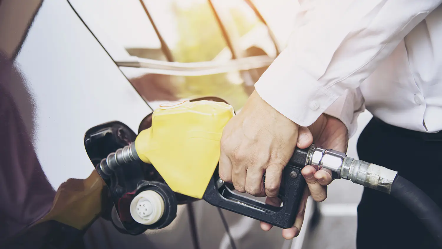 Harga BBM Naik: Berapa Banyak Biaya yang Bisa Dihemat dengan Motor Listrik?
